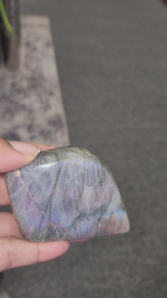 Labradorite FreeForm (B)